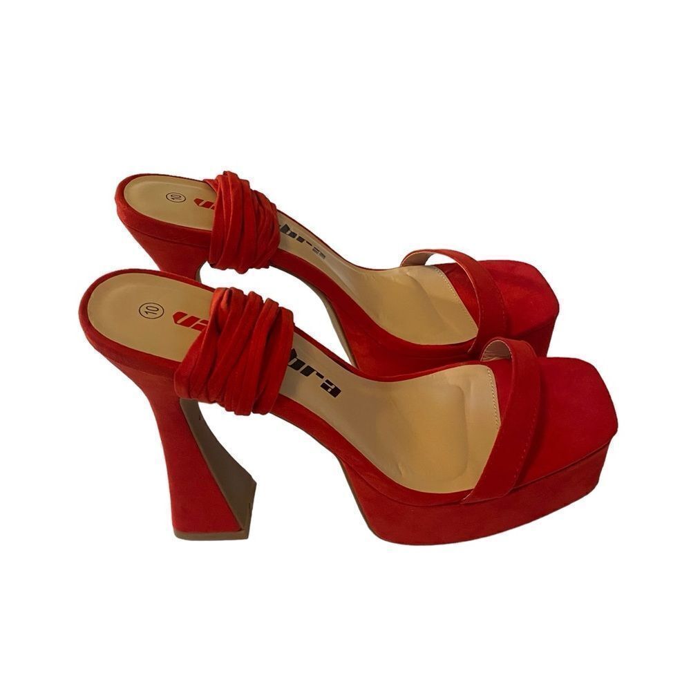 Sexy Red Faux Suede Open Toe Block Heel Gladiator Sandals in Ladies Size 10.